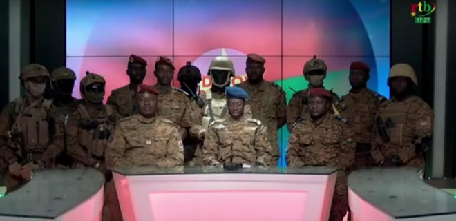 У Буркіна-Фасо військовий переворот, уряд розпущено й президента усунено: відео - Фото
