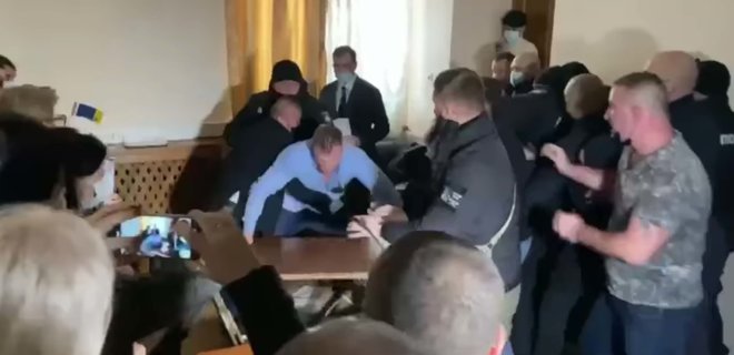 Во время драки с участием нардепа пострадали 10 человек, двое в больнице — горсовет Одессы - Фото