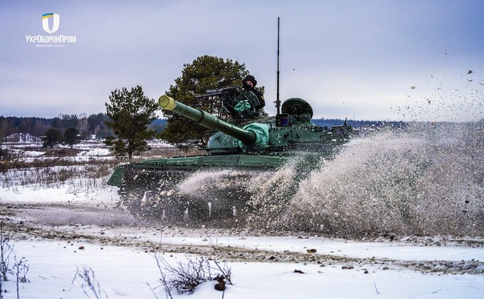 Новые приборы наблюдения и прицел, как у танков НАТО. Т-64БВ прошел испытания – фото