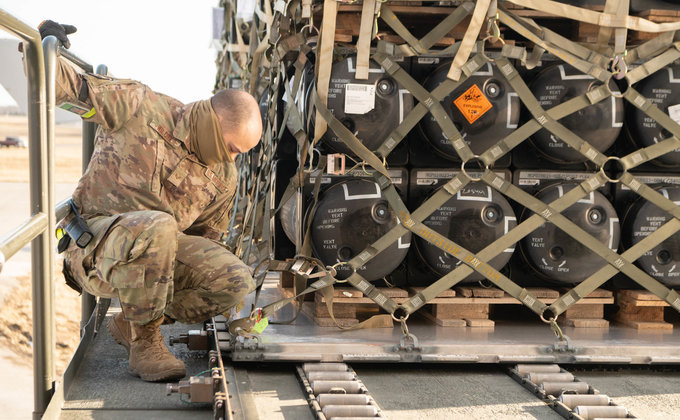 Воздушный мост 7800 км. Армия США показала подготовку оружия для ВСУ – видео, фото