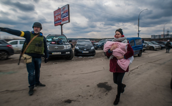 Украинские службы эвакуировали из Киевской области более 3000 человек: фото