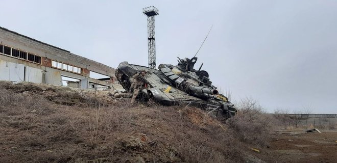 Мариуполь. Полк "Азов" уничтожил 17 оккупантов, два танка и катер - новости  Украины, - LIGA.net