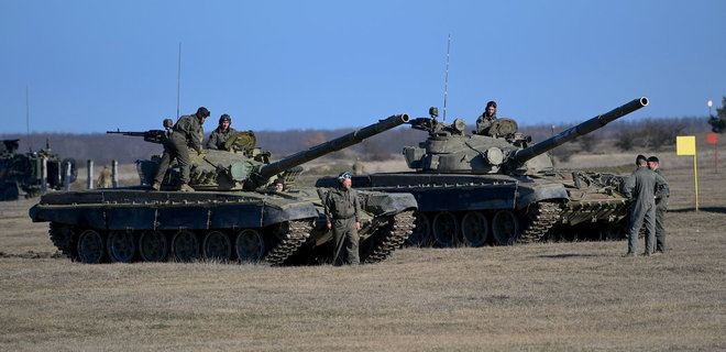 США договариваются с союзниками о передаче Украине советских танков – NYT - Фото