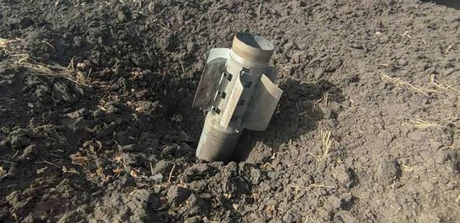 Російська ракета впала біля зупинки на Львівщині і не розірвалася - Фото