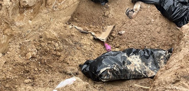У Бучі виявили три місця масових поховань. Нові тіла знаходять щодня – мер - Фото