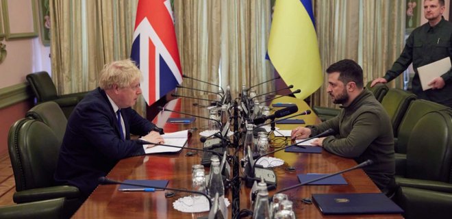 Великобритания предоставит Украине 120 единиц бронетехники и противокорабельных комплексов - Фото