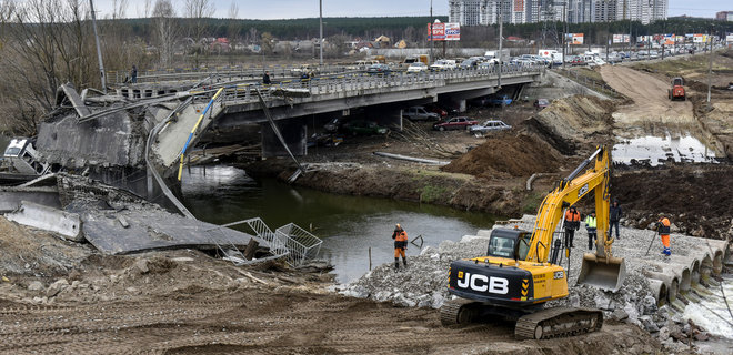 Между Ирпенем и Киевом открыли временный мост вместо взорванного - Фото