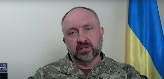 В Ужгороде пьяный сотрудник военкомата избил женщину. Генерал Павлюк: Он уволен из ВСУ - Фото