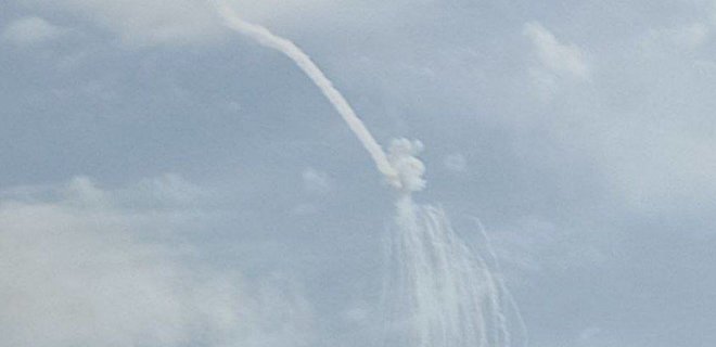 В Одесі ракетний удар, влучення у житловий будинок - Фото