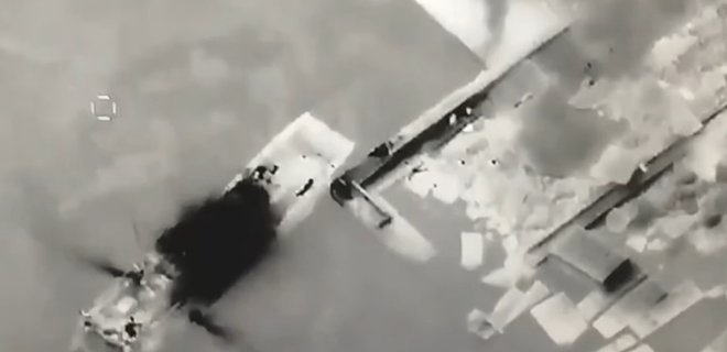 Остров Змеиный. Спутник снял результат украинской атаки на россиян – фото - Фото