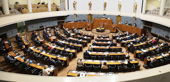 Парламент Финляндии проголосовал за подачу заявки на вступление в НАТО - Фото
