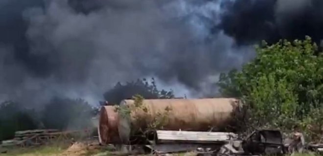 Россия ударила ракетой по базе строительной компании в Николаевской области – видео  - Фото