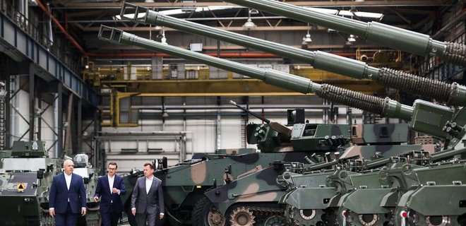 Польша подписала самый большой за 30 лет контракт на продажу оружия Украине на $630 млн - Фото