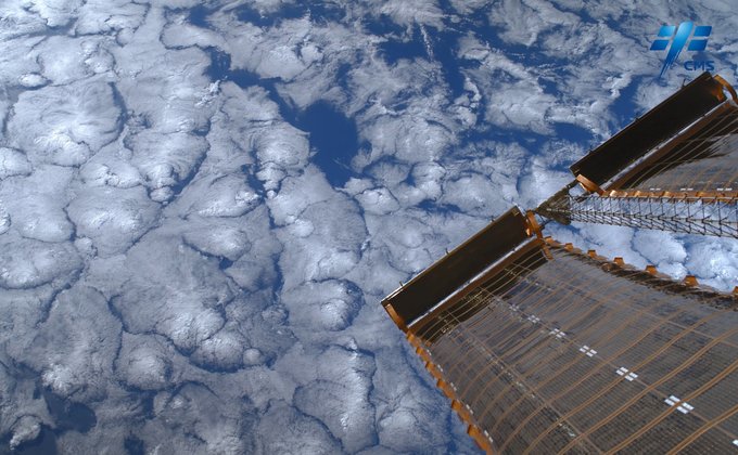 Тайконавты выкладывают снимки Земли с борта китайской космической станции: подборка фото