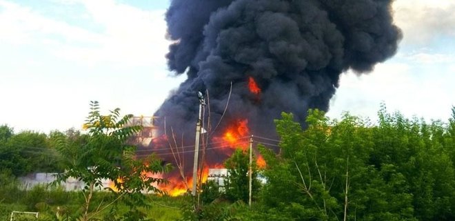 На химзаводе в Запорожской области вспыхнул пожар – ОВА - Фото
