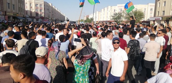 Протести в Узбекистані. Місцеві ЗМІ заявляють про силовий розгін мітингувальників – фото, відео - Фото