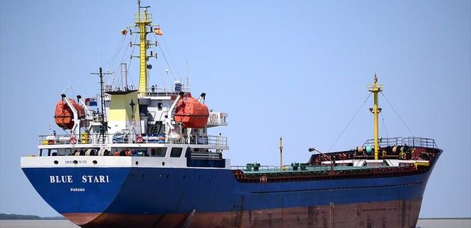 Оккупанты захватили в Мариуполе два иностранных коммерческих судна – Reuters - Фото