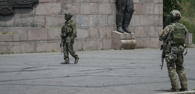 Окупанти у Херсоні заявили, що депортуватимуть українців за нелояльність - Фото