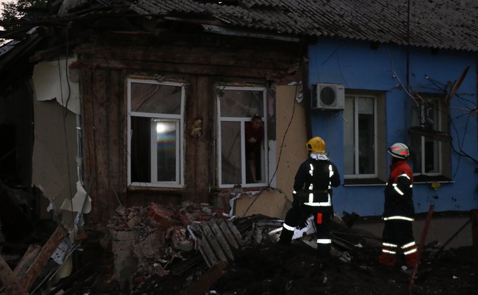 Росія вночі атакувала ракетами школу та житловий будинок у Харкові – фото