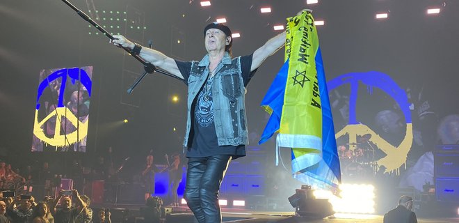 Scorpions спели Wind of Change с флагом Украины, теперь это песня о нас – видео - Фото