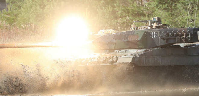 Резников: Украина ведет переговоры об обучении ВСУ на танках Leopard - Фото