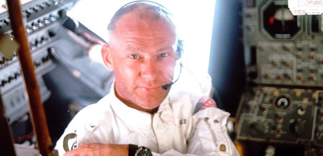 Літала до Місяця. Куртку астронавта Базза Олдріна продали за $2,8 млн: фото - Фото
