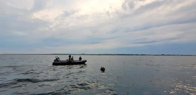 У побережья Румынии военные водолазы нашли и обезвредили морскую мину - Фото