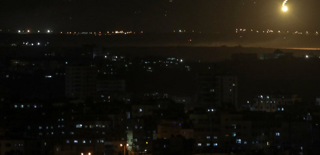 Израиль атаковал военный аэродром в Сирии, который использовала Россия – Reuters - Фото