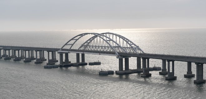 У Зеленского рассматривают Крымский мост как законную цель: Такие объекты надо уничтожить - Фото