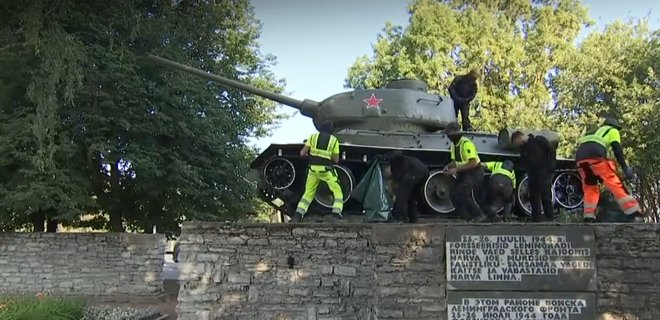 Естонія відбила потужну кібератаку після демонтажу радянського пам'ятника - Фото