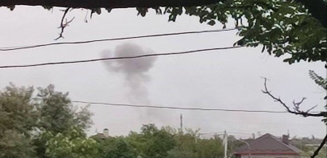 Мощные взрывы на аэродроме под Мелитополем – мэр: видео - Фото