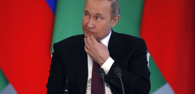Муниципальные депутаты Москвы и Петербурга требуют отставки Путина - Фото