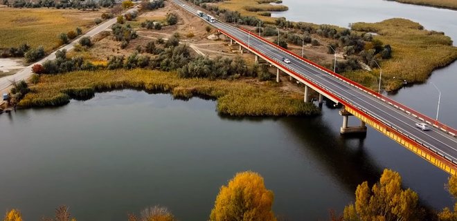 Появилось спутниковое фото разбитого ВСУ понтонного моста россиян через реку Ингулец - Фото