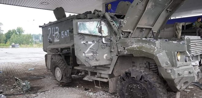 Армия России потеряла под 900 военных и 11 танков за сутки: сводка потерь - Фото