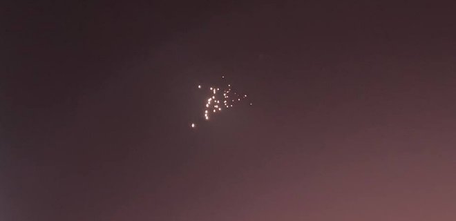 В Одессе раздались взрывы. ПВО сбила три дрона  – видео - Фото