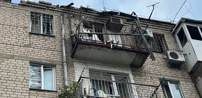 Окупанти поцілили ракетою в житловий будинок у Миколаєві, зруйновано два поверхи, без жертв: фото - Фото