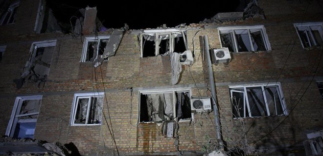 Армия РФ ночью обстреляла Николаев: есть разрушения пятиэтажного дома - Фото