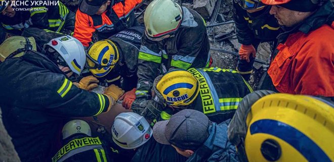 Ракетный удар РФ по Сумской области. Погибли три человека, идут поиски под завалами: видео - Фото