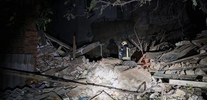РФ ударила по Николаеву: попала в дом, разрушила цветочный рынок, есть погибший – видео - Фото