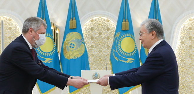 Зеленский уволил посла в Казахстане. Ранее из-за него был скандал между Астаной и Москвой - Фото