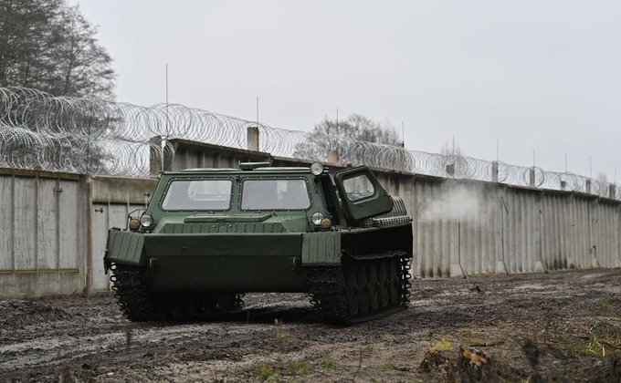 Можливий наступ з Білорусі. Офіс президента показав нові укріплення на кордоні: фото