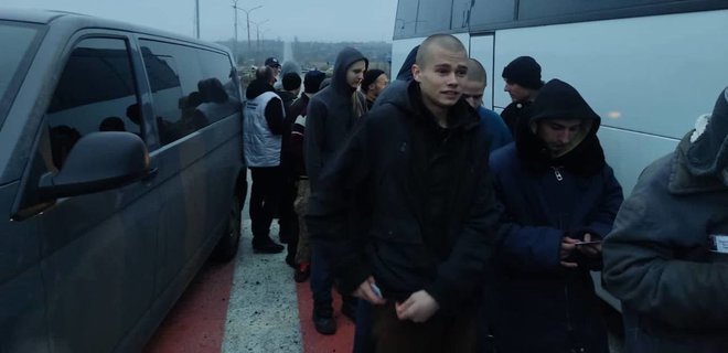 Обмен пленными. Домой вернулись еще 36 украинцев – защитники Мариуполя и ЧАЭС - Фото