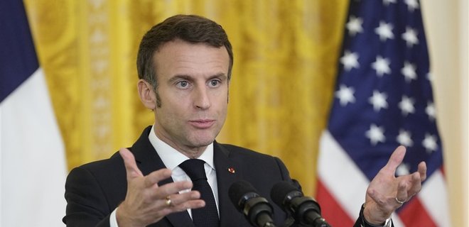 Макрон хочет лишить Путина высшей награды Франции – ждет 
