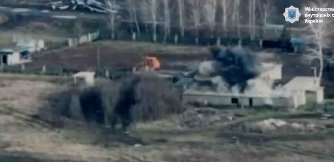 В Луганской области пограничники разбили вражескую пехоту – видео - Фото