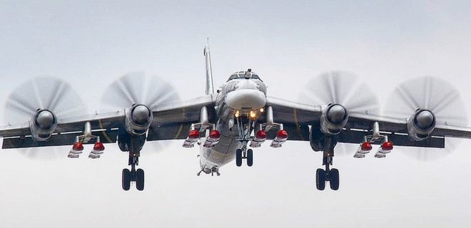 Воздушные силы: Россия перебазировала стратегическую авиацию, время подлета увеличится - Фото