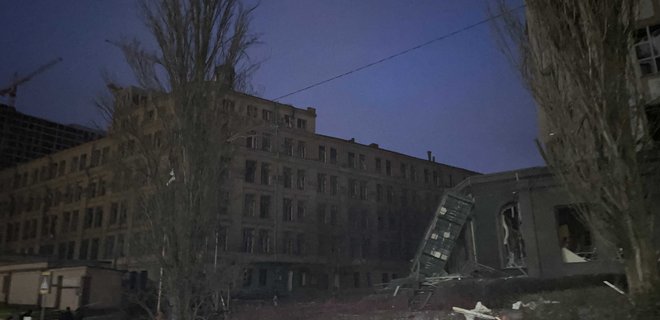 У Києві та області після опівночі прогриміли вибухи: ракетна атака, ППО збиває 