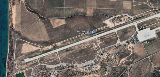 Окупований Севастополь зранку чув звуки вибухів у районі аеродрому 