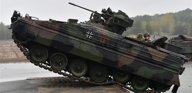 БМП Marder вже прямують до України - міністр оборони Німеччини - Фото