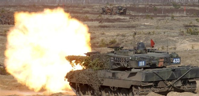 В Украину поставлены первые танки Leopard 2 — министр обороны Польши - Фото