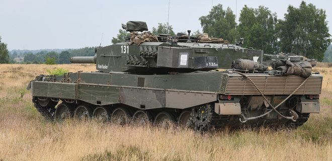 Politico: Сомнительно, что Шольц преодолеет нежелание дать ВСУ танки без лидерства Байдена - Фото